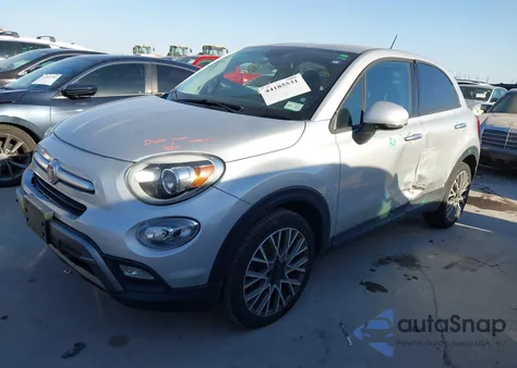 2016 Fiat 500X Trekking z USA, uszkodzony, nr VIN ZFBCFXCT8GP352967